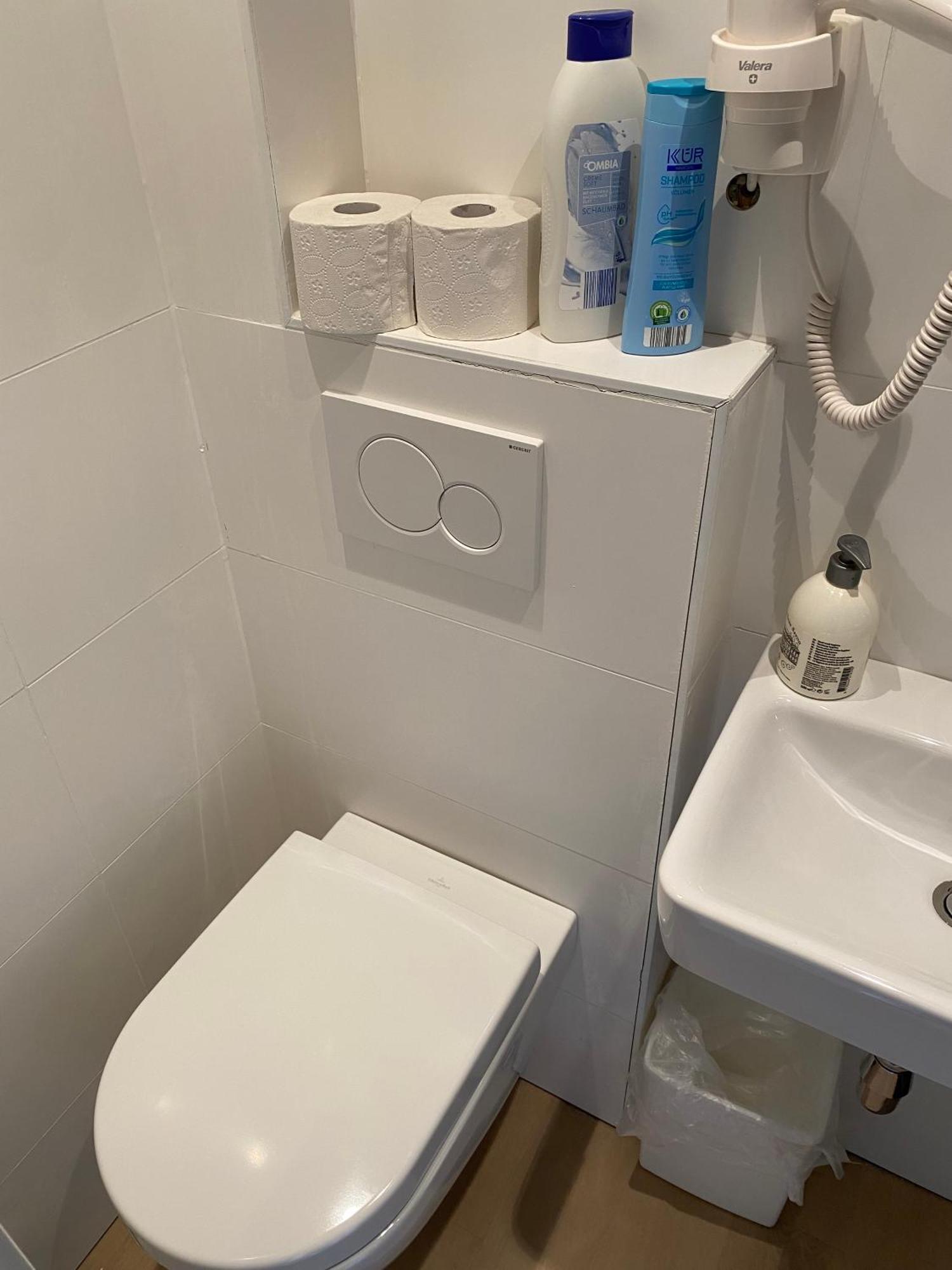 Hotel Petite Koenigsallee Self Check-In デュッセルドルフ エクステリア 写真